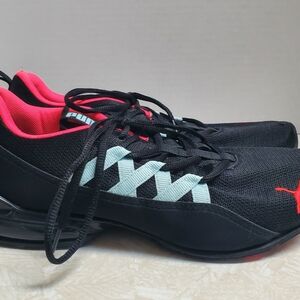 Women's Riaze Prowl Puma Black and Pink Cross Trainers